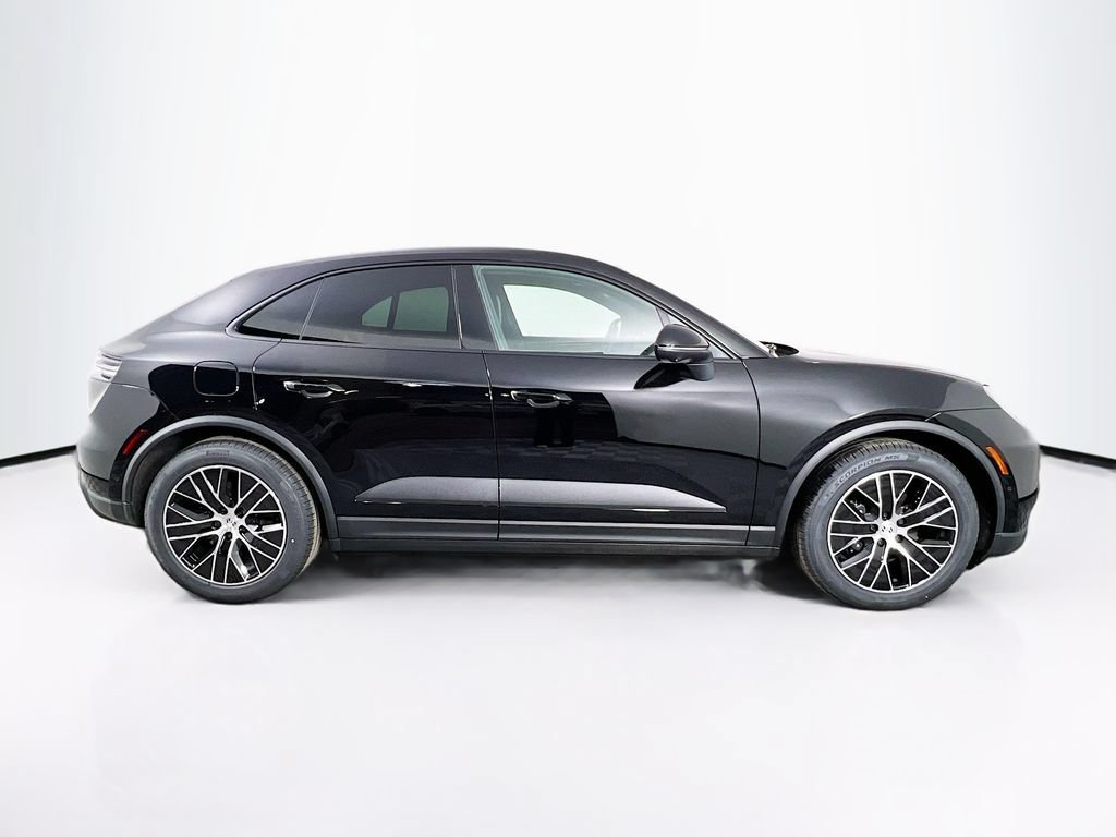 New 2026 Porsche Macan 4 Electric AWD/4WD image 8