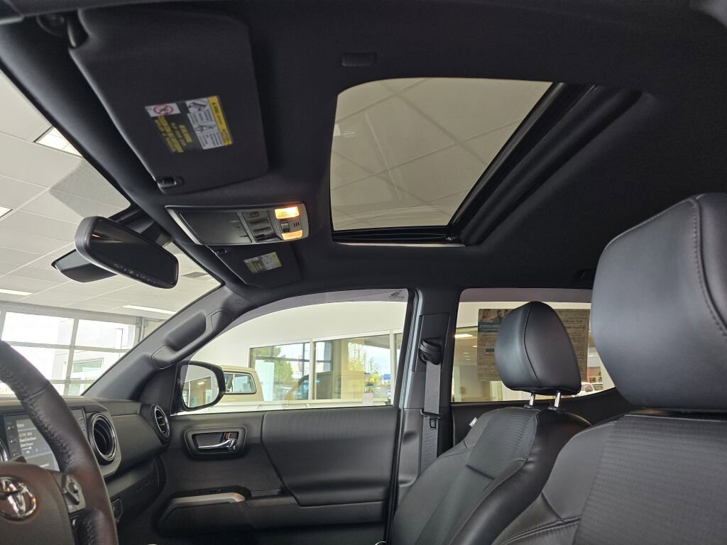 Used 2023 Toyota Tacoma TRD Off-Road w/ TRD Premium Off Road Package image 21