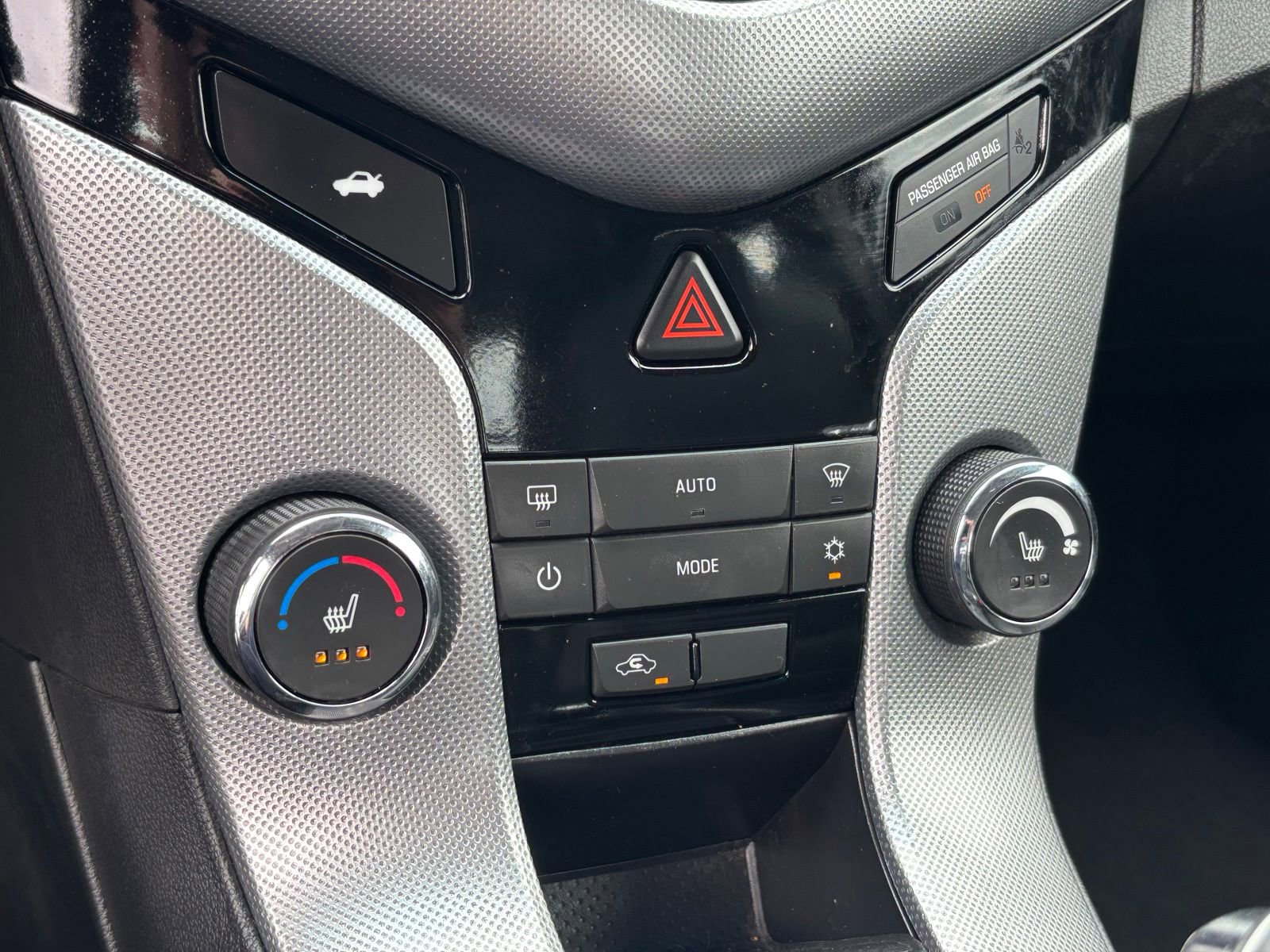 Used 2015 Chevrolet Cruze LTZ w/ Sun, Sound and Sport Package FWD image 9