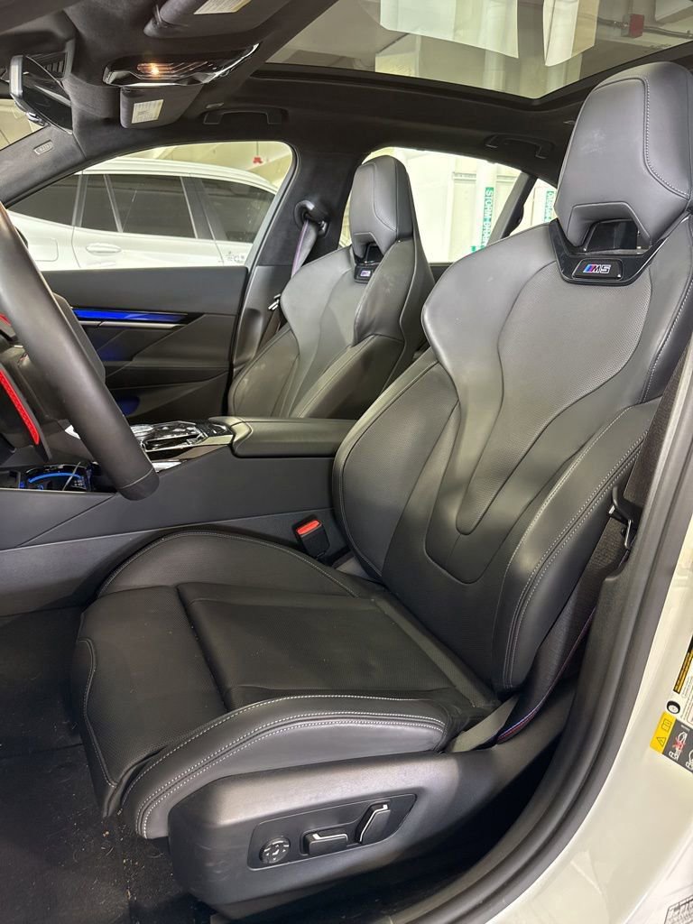 Used 2026 BMW M5 w/ Executive Package image 10