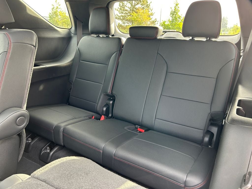 Used 2024 Chevrolet Traverse RS AWD/4WD image 35