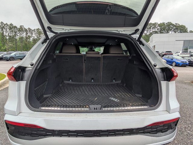 Used 2025 Audi Q5 Premium Plus w/ Premium Plus AWD/4WD image 6