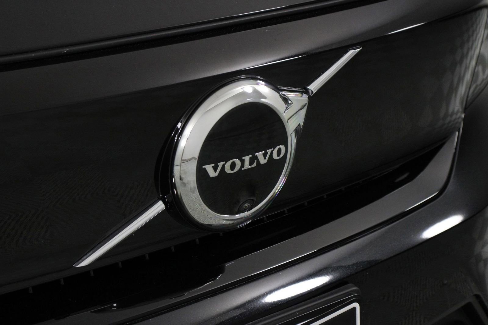 Used 2023 Volvo C40 P8 Recharge Ultimate image 25