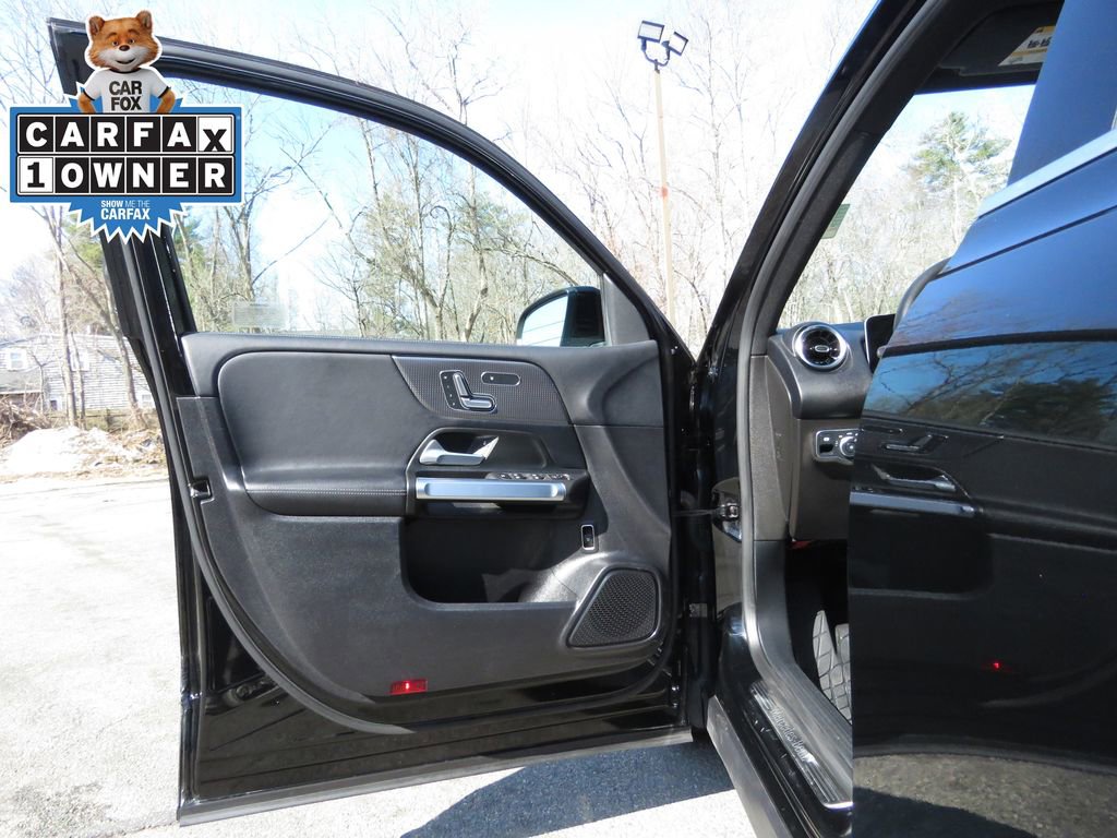 Used 2021 Mercedes-Benz GLB 250 4MATIC image 9