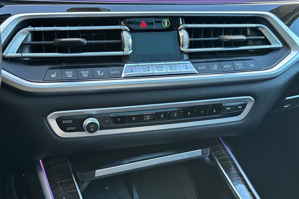 Used 2020 BMW X7 xDrive40i w/ Parking Assistance Package image 25