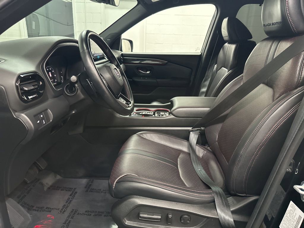 Used 2025 Honda Pilot Black Edition image 19