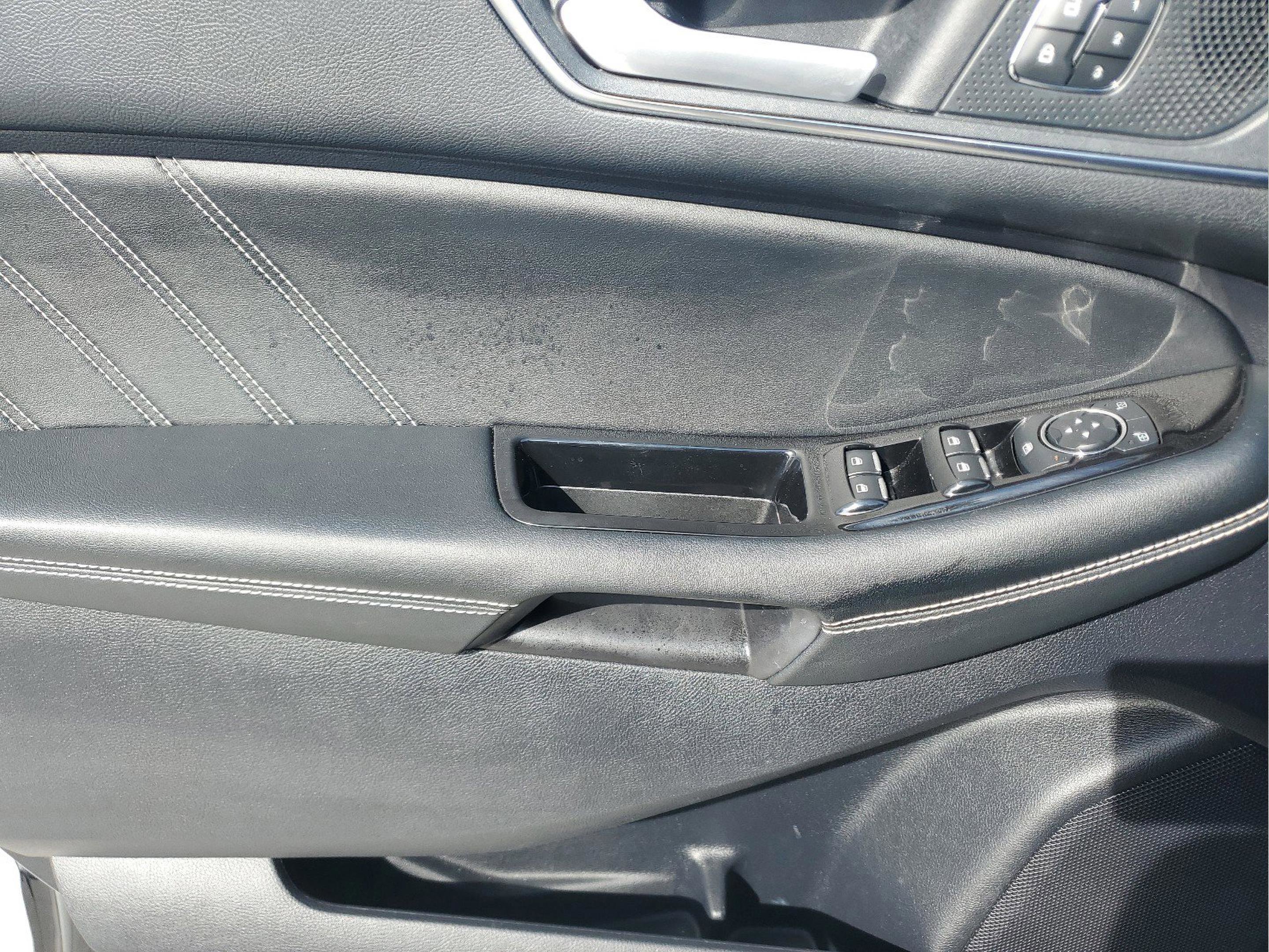 Used 2020 Ford Edge ST image 18