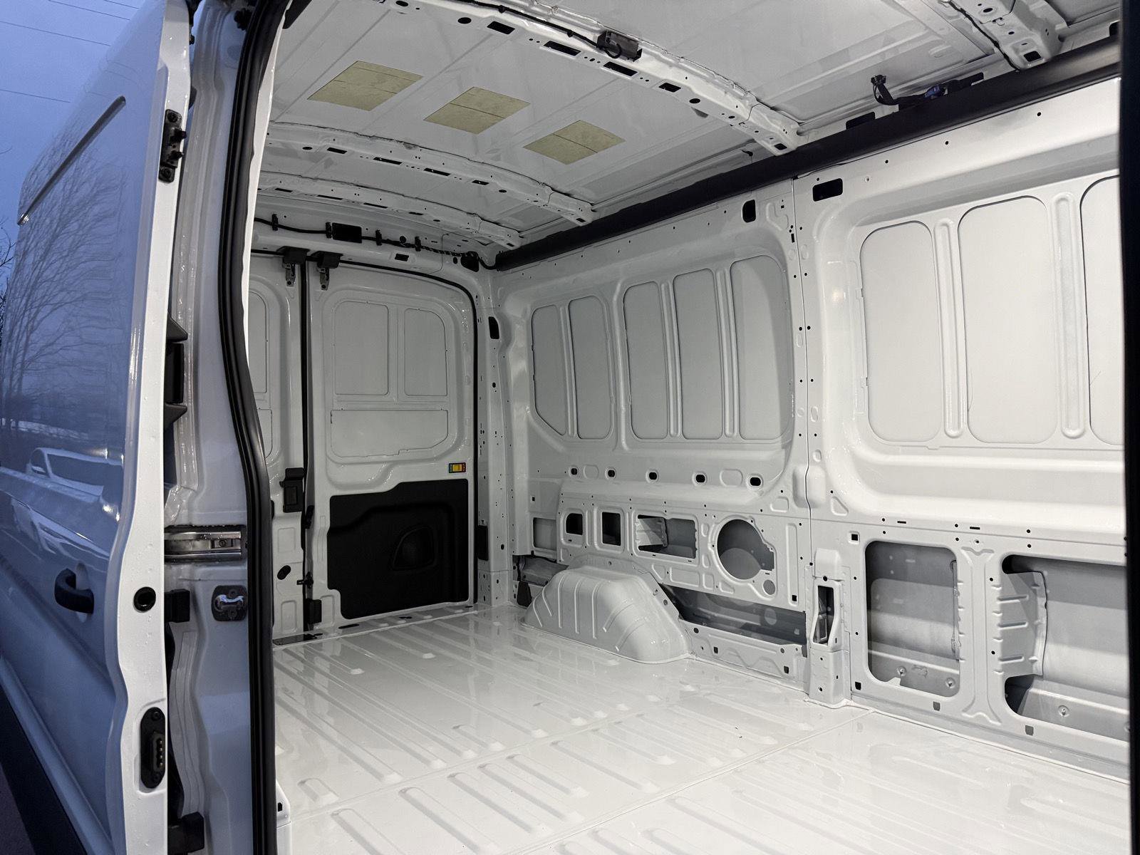 New 2026 Ford Transit 250 148 Medium Roof image 21