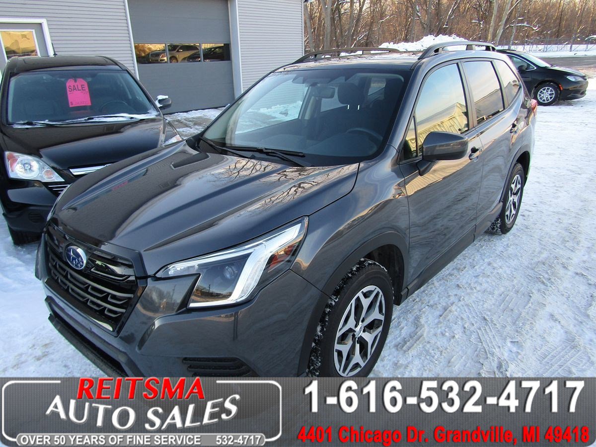 Used 2024 Subaru Forester Premium w/ POP Package 1