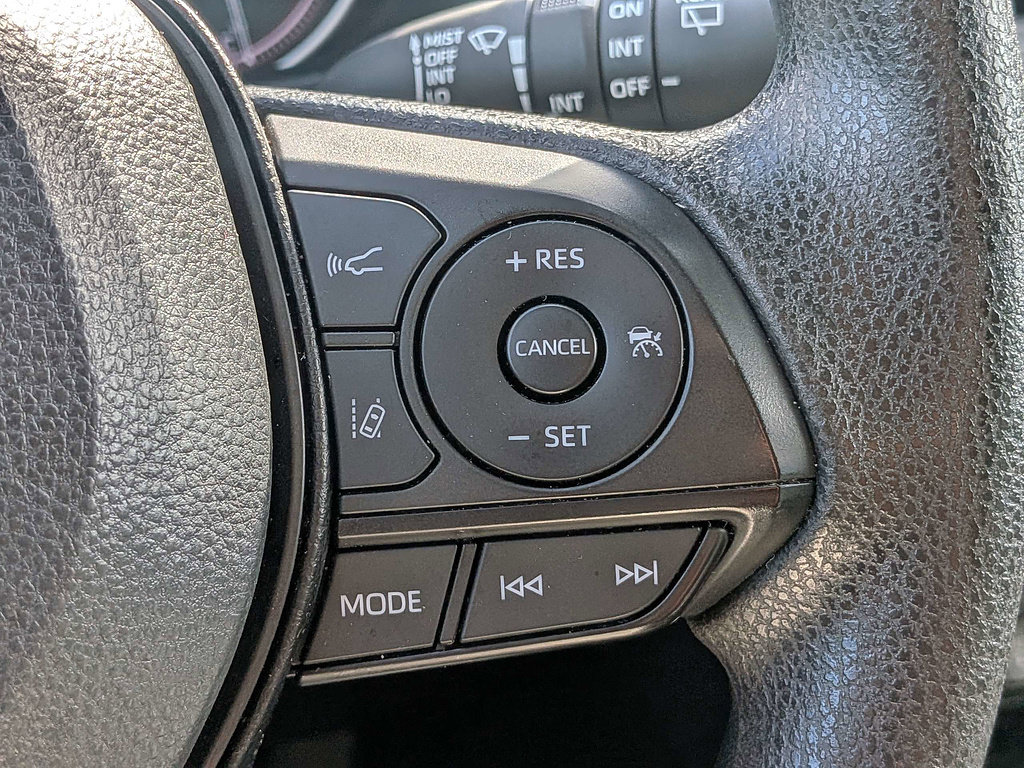 Used 2024 Toyota RAV4 XLE FWD image 25