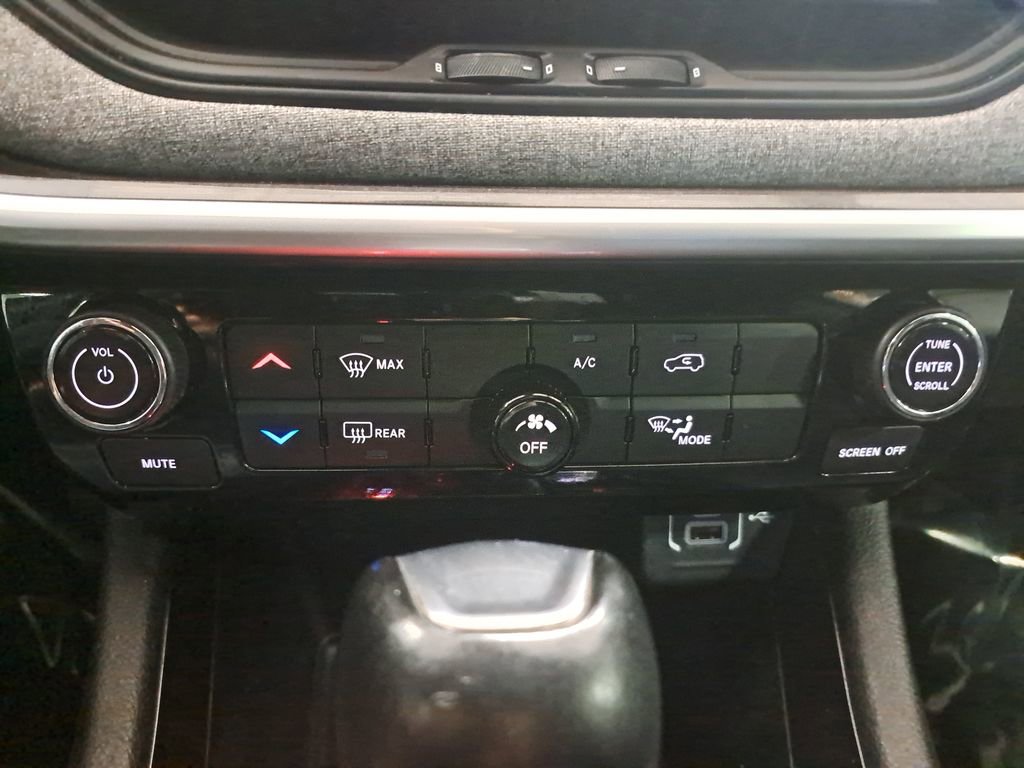 Certified 2023 Jeep Compass Latitude AWD/4WD image 22