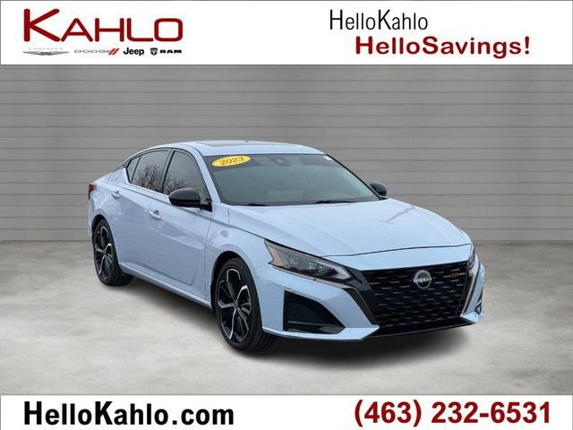 Used 2023 Nissan Altima 2.5 SR w/ SR Premium Package image 1