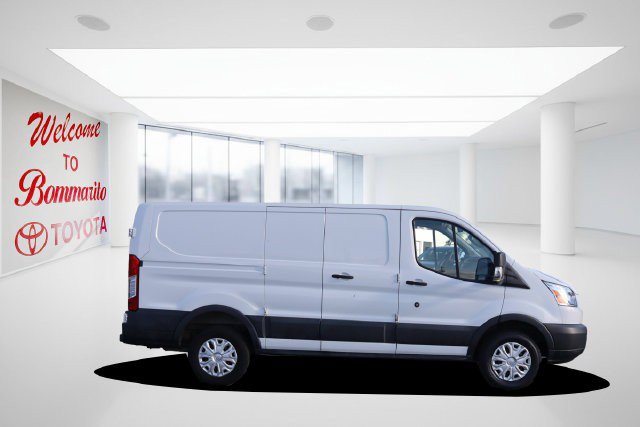 Used 2016 Ford Transit 250 130 Low Roof w/ Exterior Upgrade Package RWD image 5