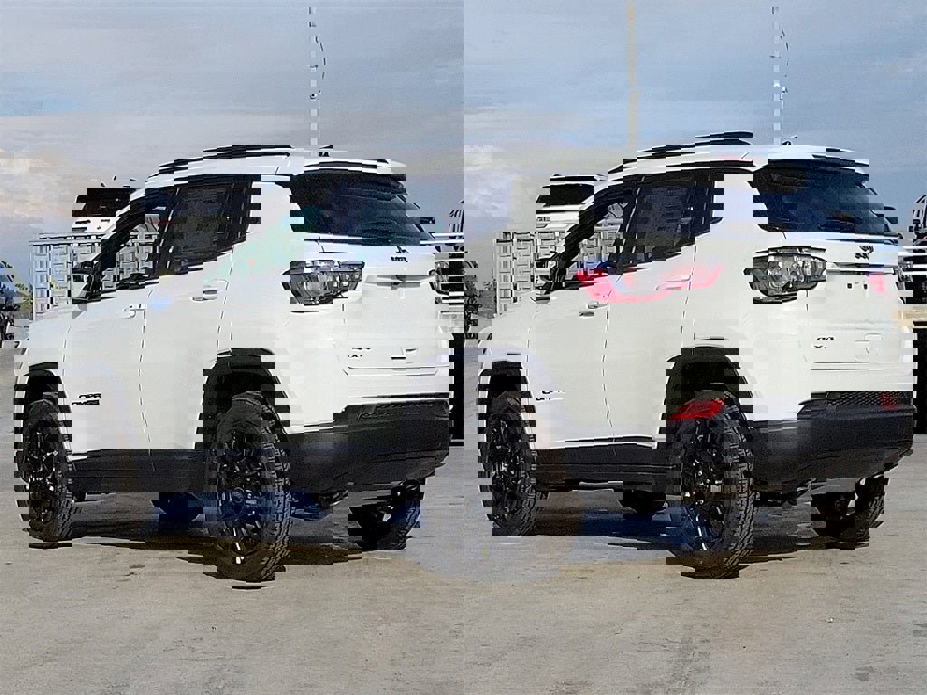 New 2026 Jeep Compass Latitude w/ Sun and Sound Group image 2