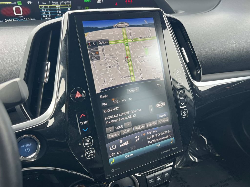 Used 2022 Toyota Prius Prime XLE FWD image 13