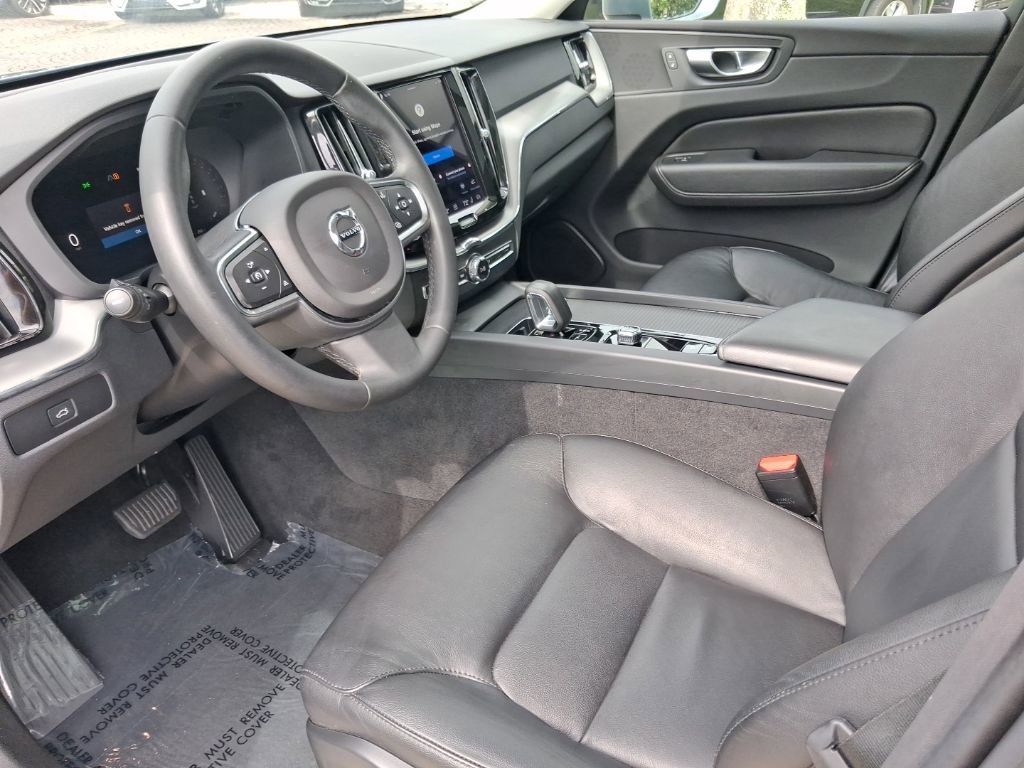 Used 2023 Volvo XC60 B5 Core FWD image 13