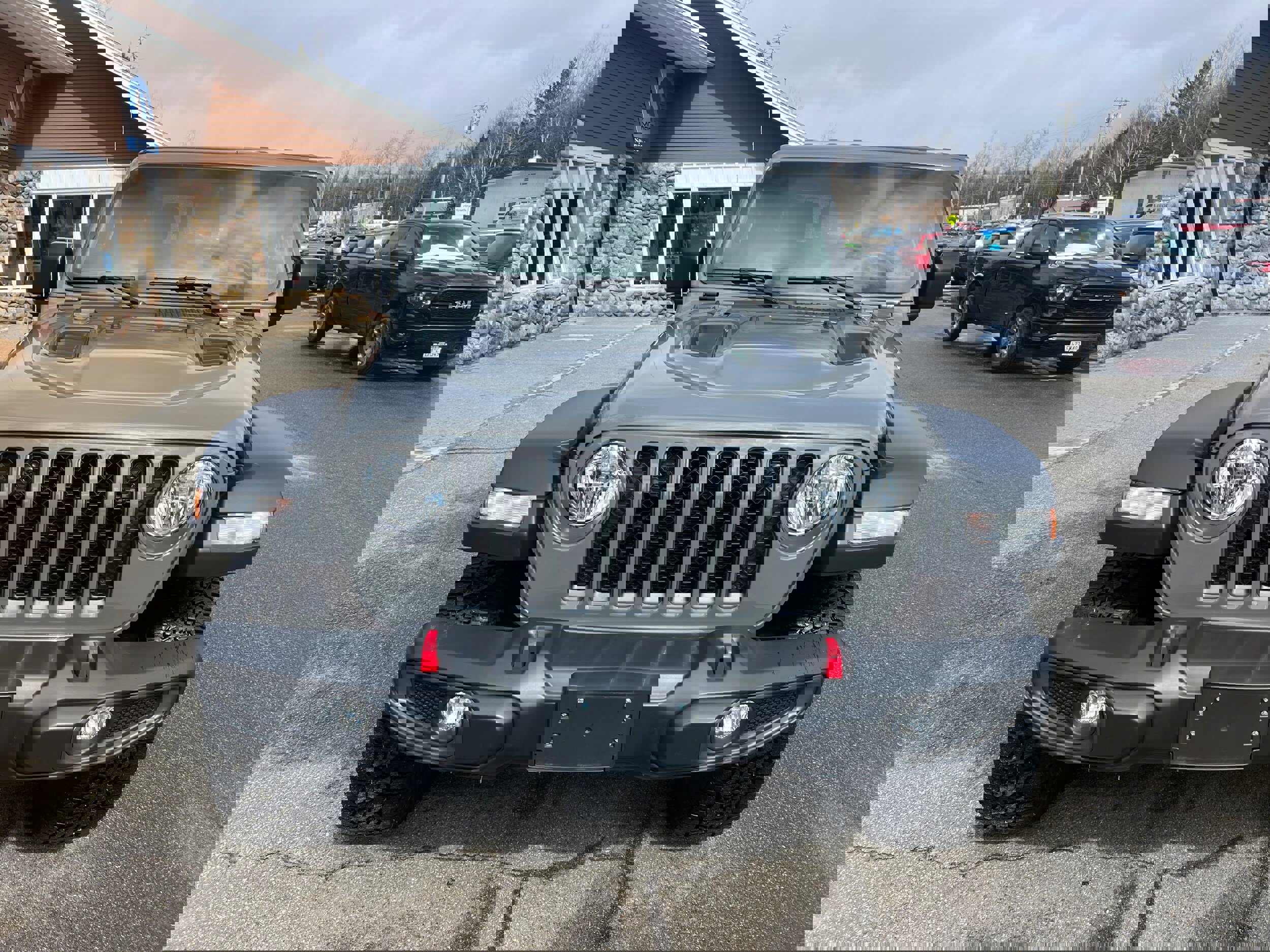 Used 2023 Jeep Gladiator Rubicon w/ Cold Weather Group image 2