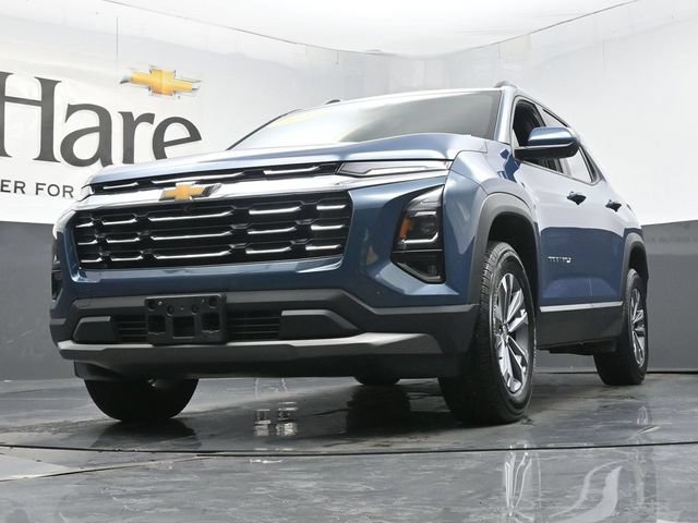 Used 2025 Chevrolet Equinox LT w/ Convenience Package II FWD image 4