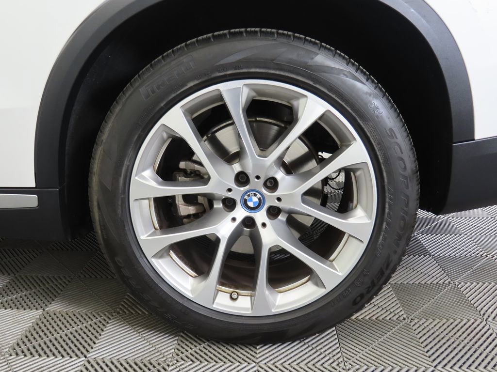 Used 2022 BMW X5 xDrive45e w/ Climate Comfort Package image 30