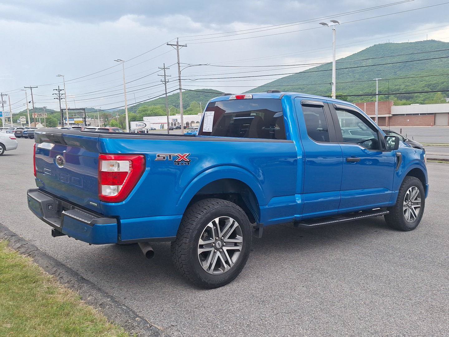 Used 2021 Ford F150 XL w/ Equipment Group 101A High AWD/4WD image 4