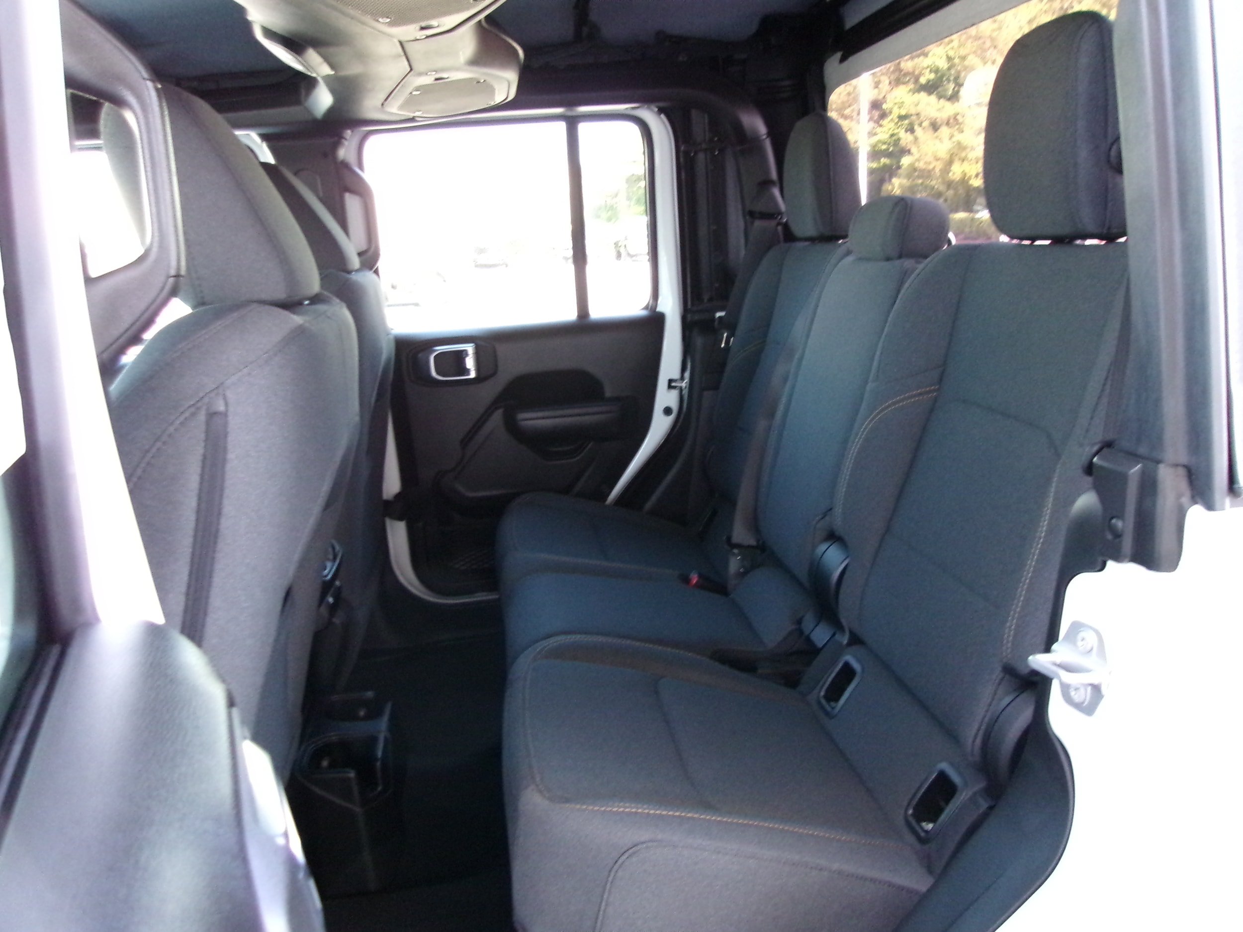 New 2025 Jeep Gladiator Sport AWD/4WD image 17