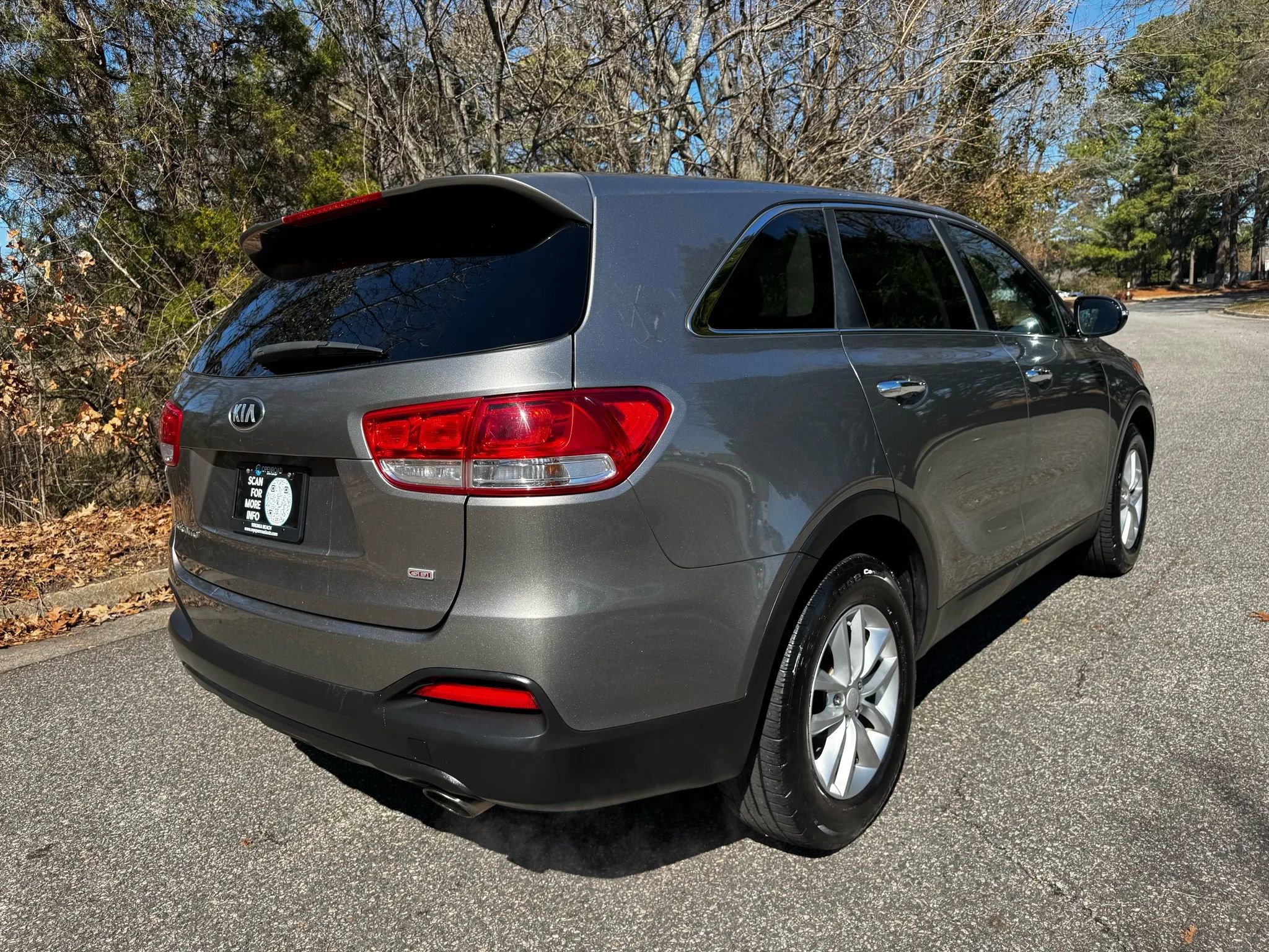 Used 2016 Kia Sorento L image 5