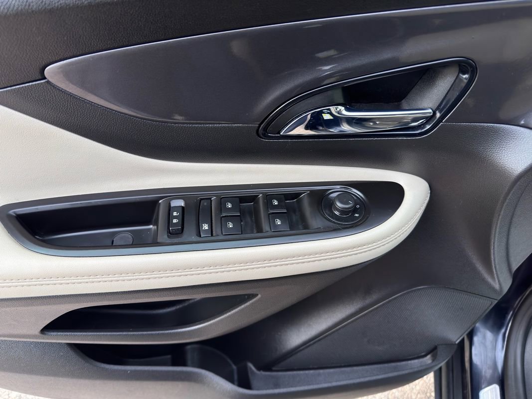 Used 2021 Buick Encore Preferred image 10