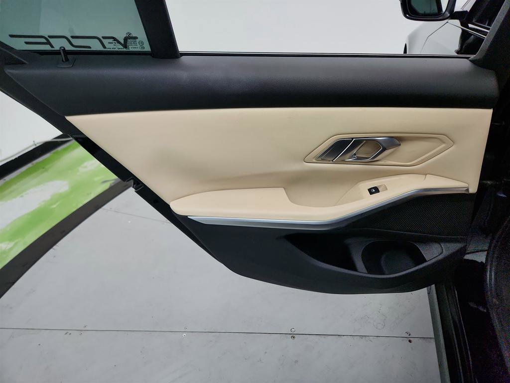Used 2019 BMW 330i Sedan w/ Convenience Package RWD image 24