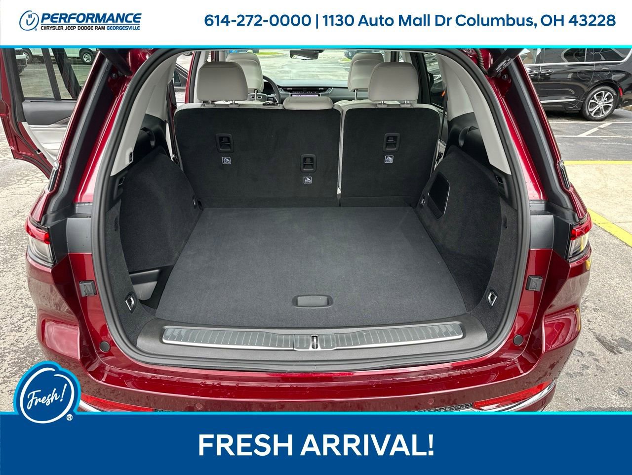 Used 2023 Jeep Grand Cherokee Overland w/ Luxury Tech Group IV AWD/4WD image 15