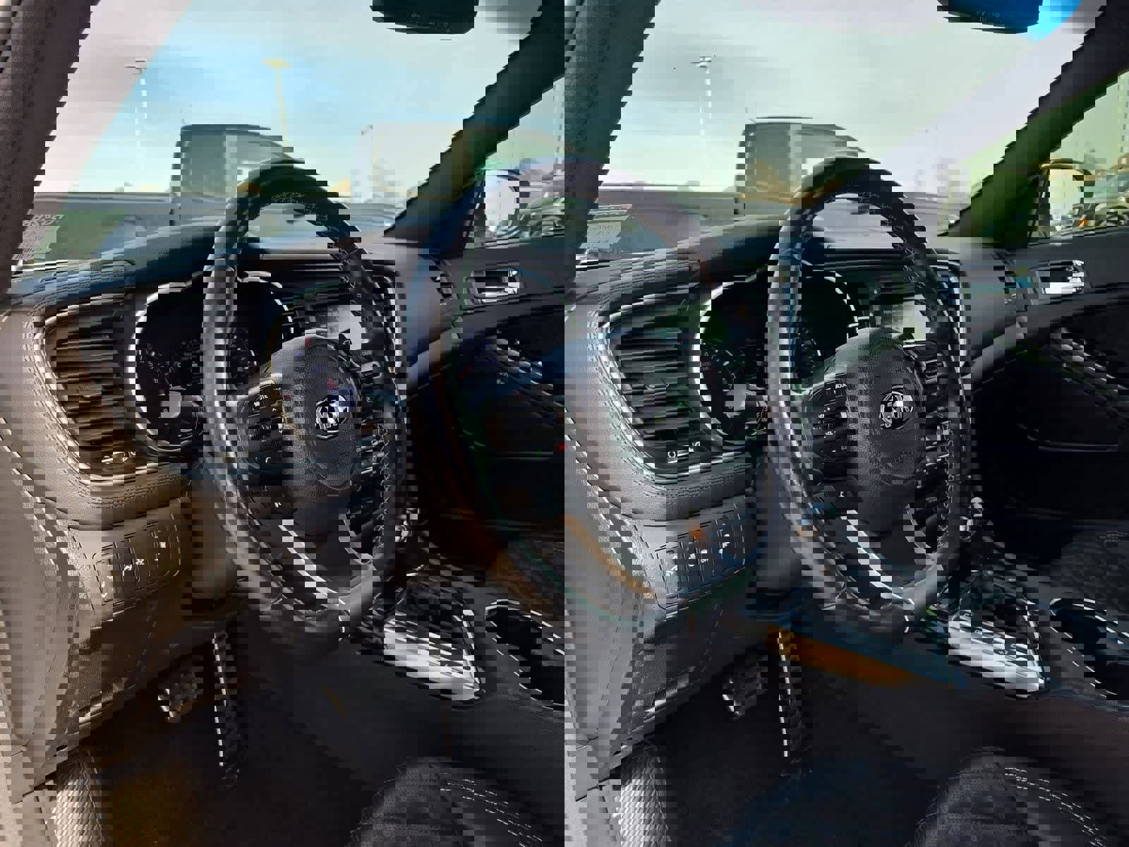 Used 2015 Kia Optima SX image 2