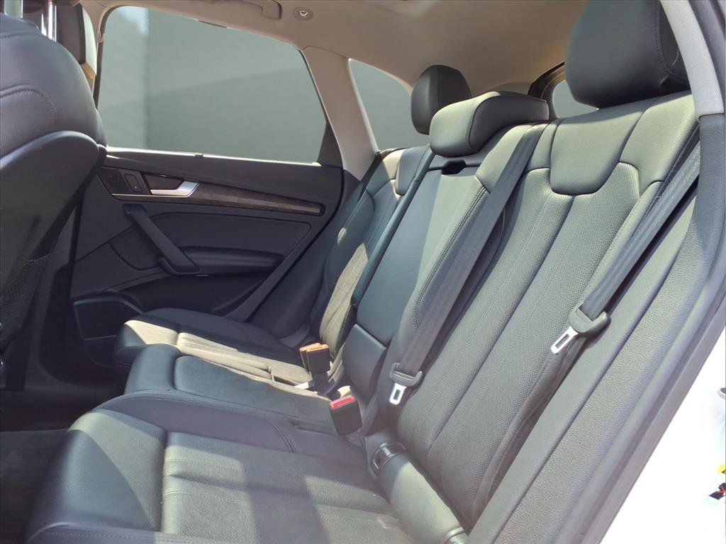 Used 2019 Audi Q5 Prestige w/ Prestige Package image 14