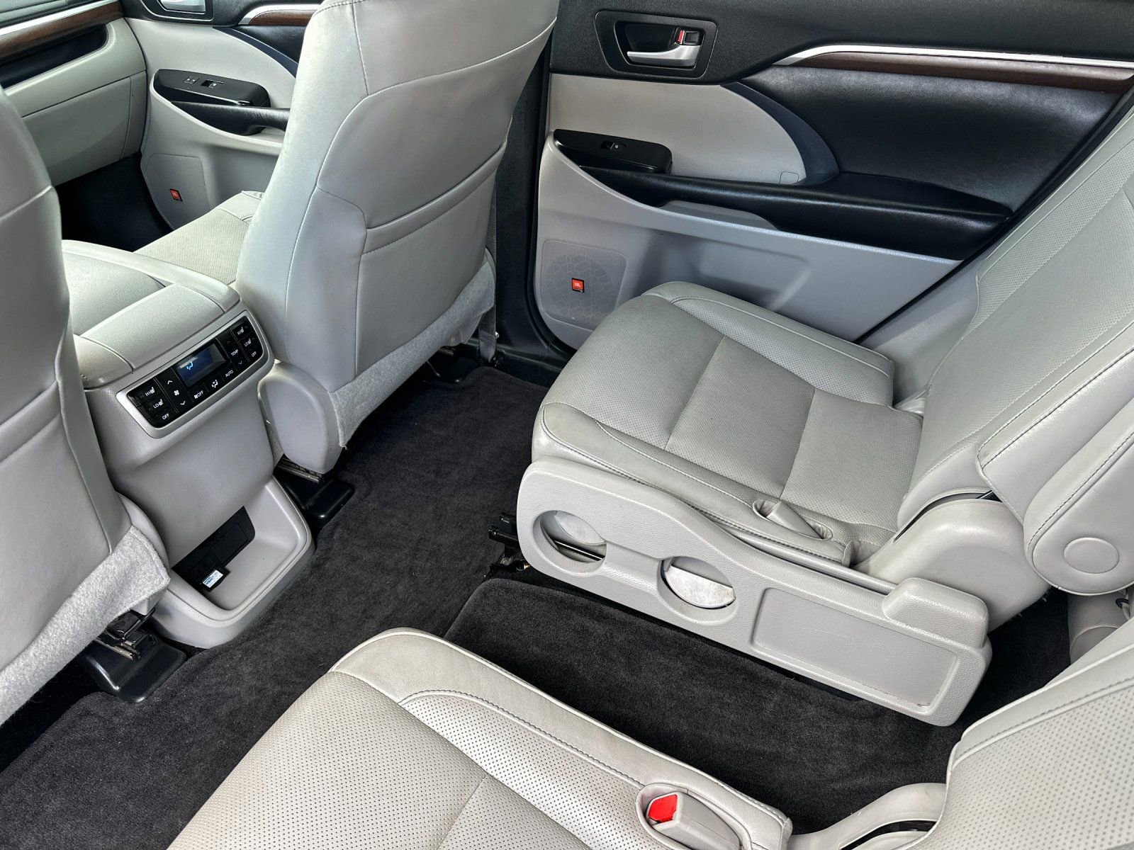 Used 2015 Toyota Highlander Limited Platinum AWD/4WD image 14