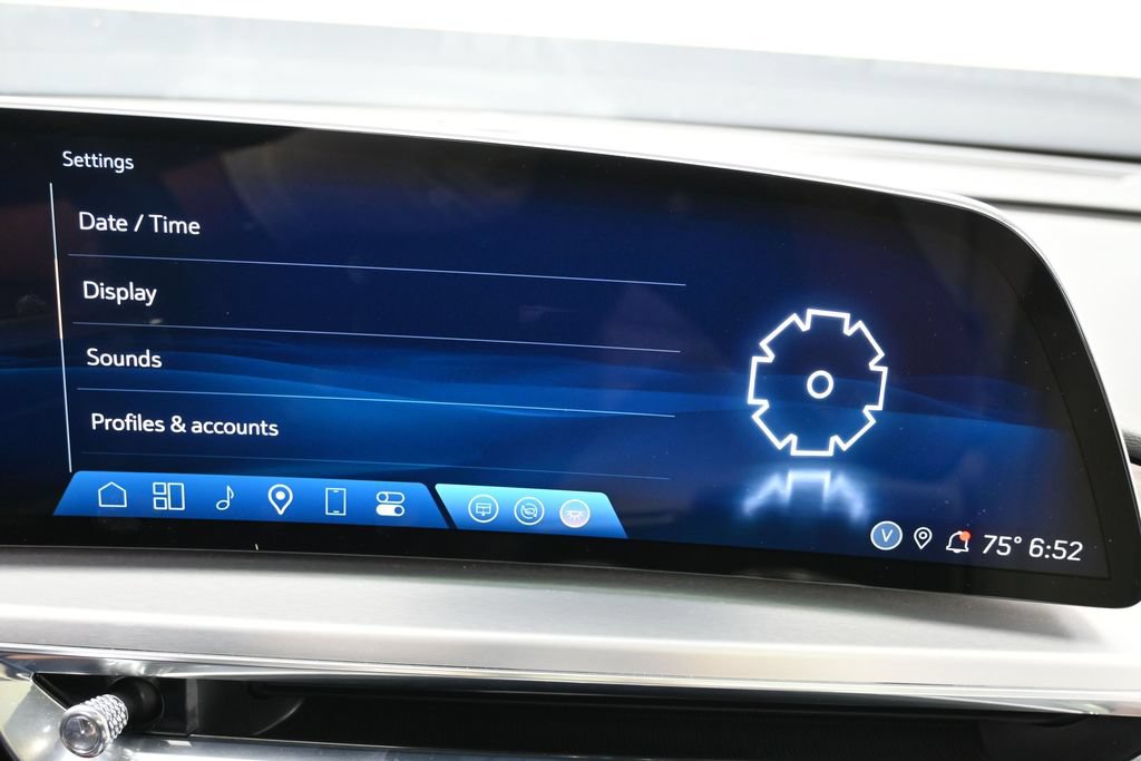 Used 2024 Cadillac Lyriq Luxury AWD/4WD image 28