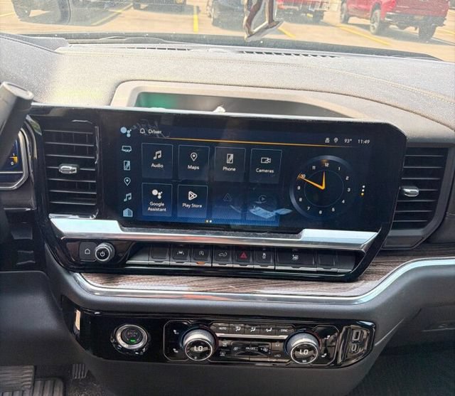 Used 2023 Chevrolet Silverado 1500 LT AWD/4WD image 8