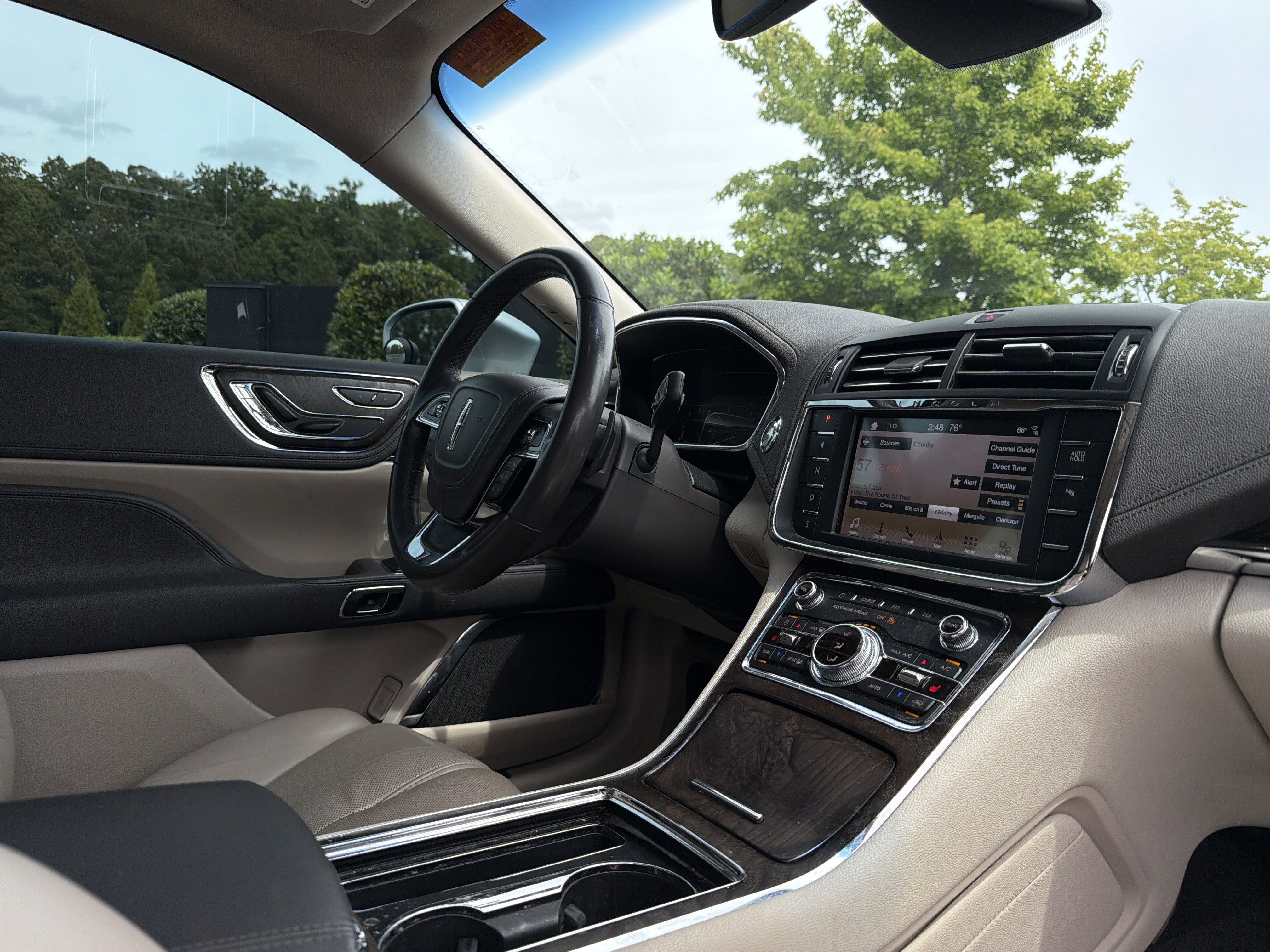 Used 2019 Lincoln Continental Select FWD image 6