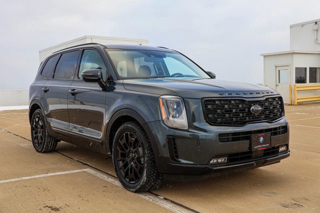 Used 2021 Kia Telluride SX w/ SX Prestige Package image 3