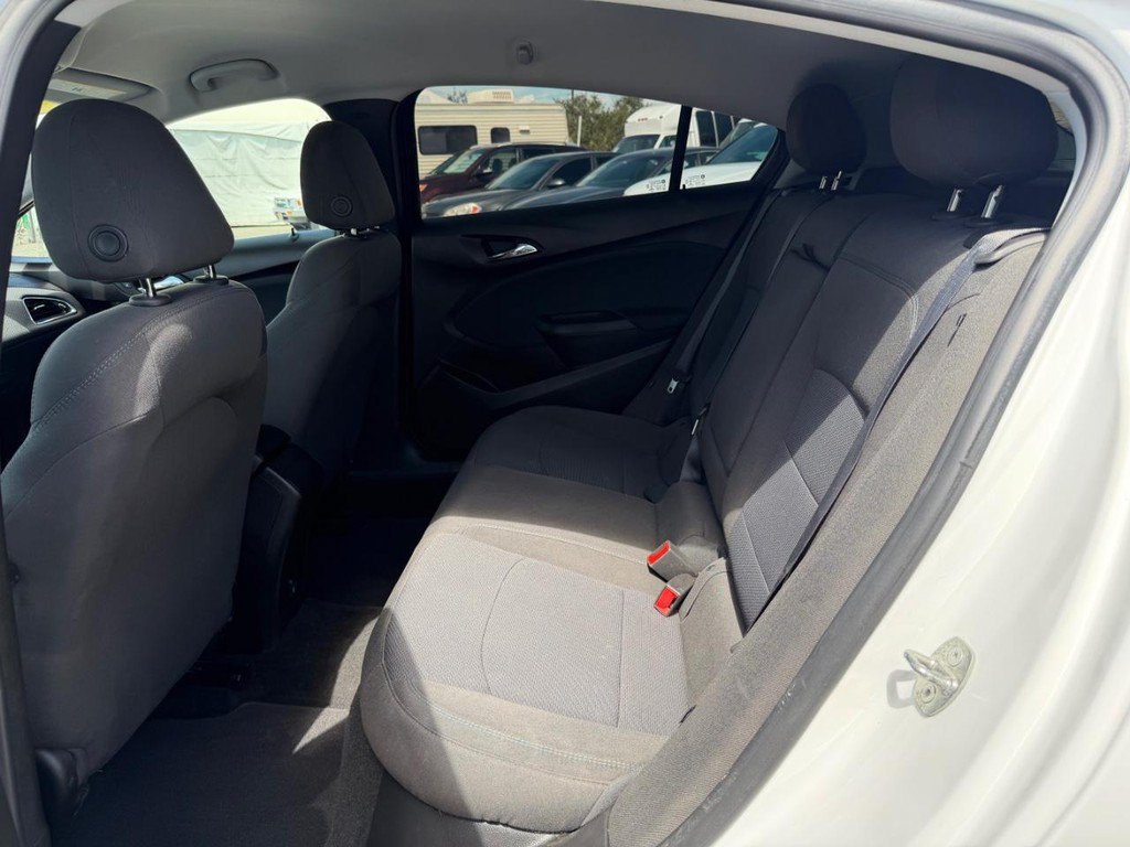 Used 2019 Chevrolet Cruze LT w/ Convenience Package FWD image 38