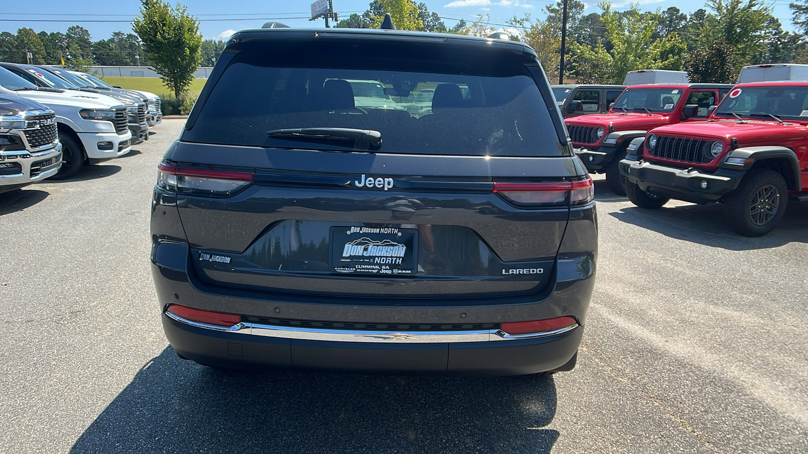 New 2025 Jeep Grand Cherokee Laredo w/ MOPAR Finishing Package image 9