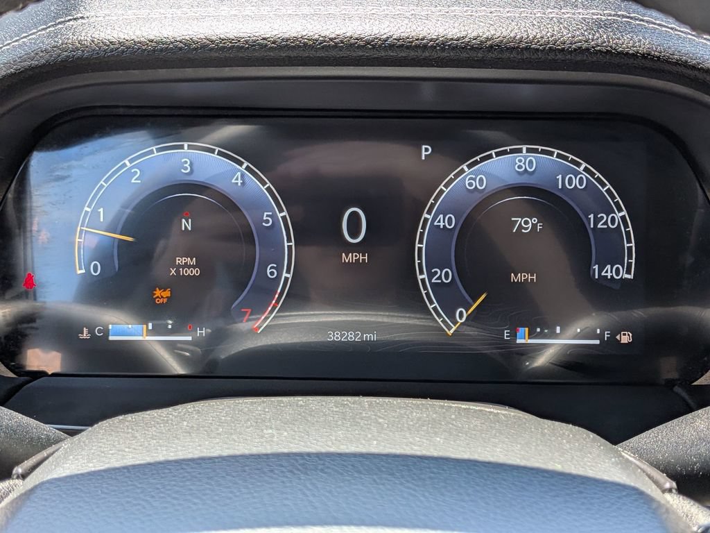 Used 2023 Jeep Grand Cherokee Limited AWD/4WD image 16