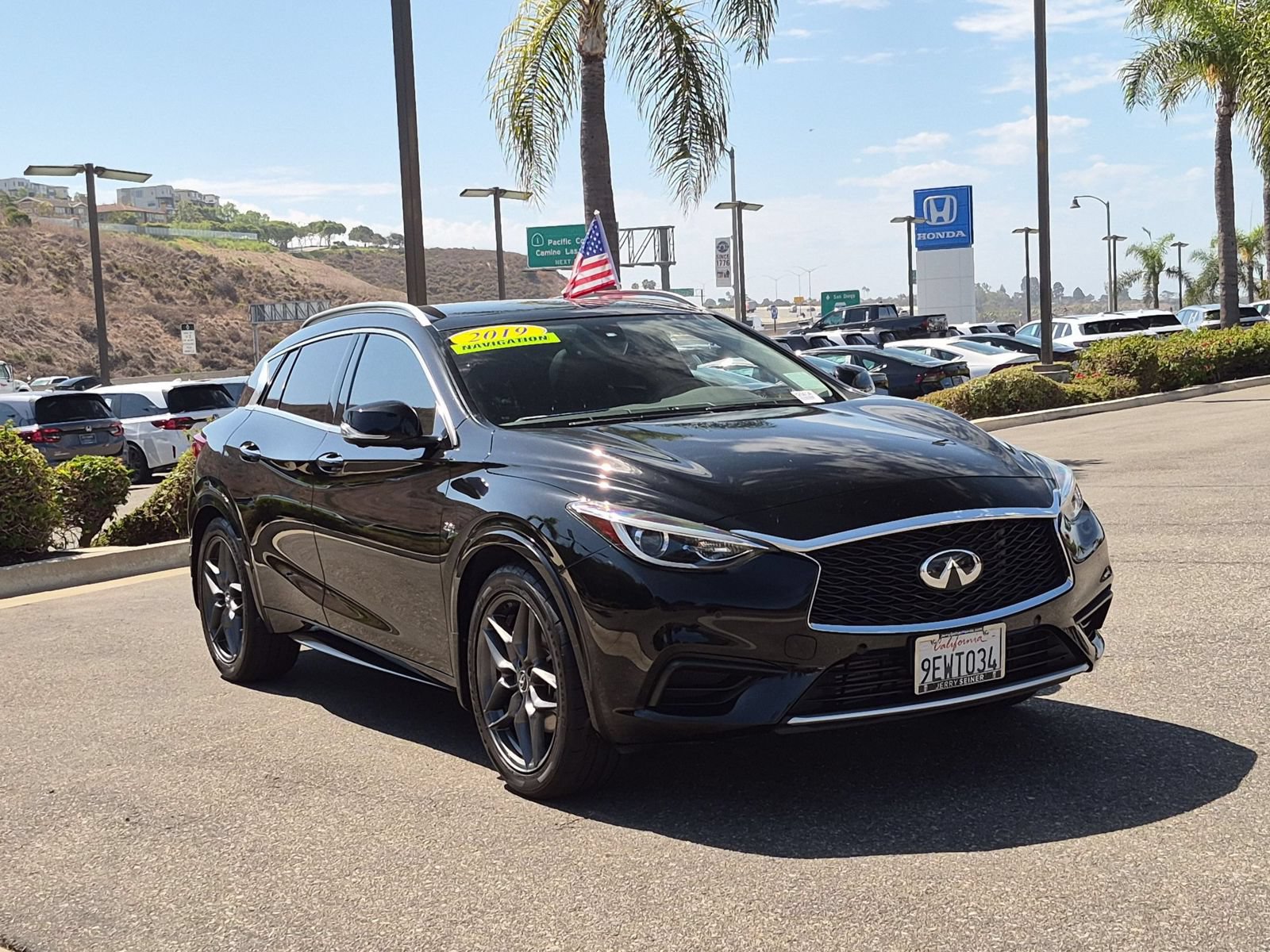Used 2019 INFINITI QX30 w/ Navigation Package FWD image 7