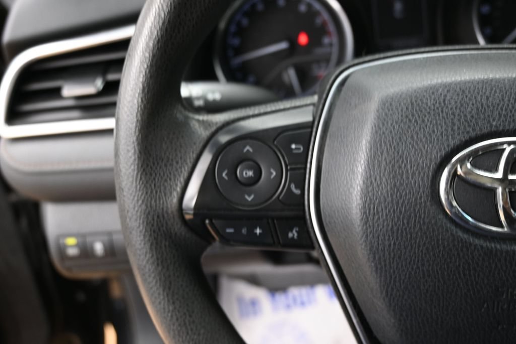 Used 2018 Toyota Camry LE FWD image 18