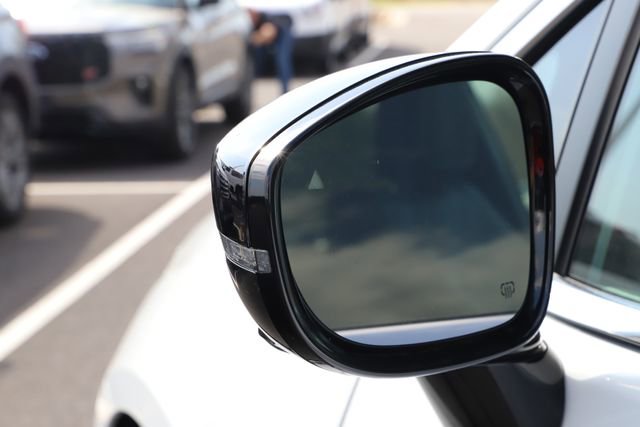 Used 2026 Chrysler Pacifica Select image 11