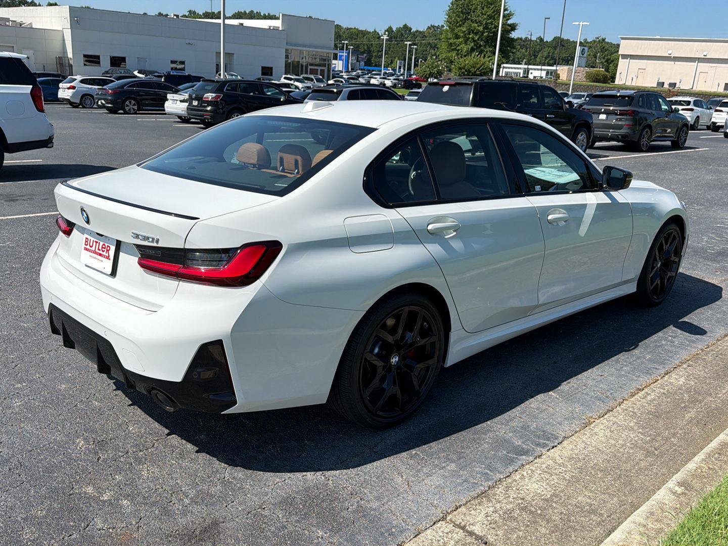 New 2026 BMW 330i Sedan w/ M Sport Package RWD image 6