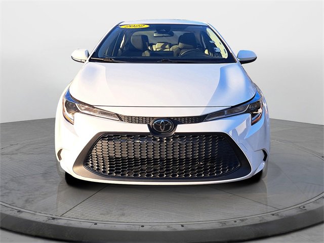 Used 2022 Toyota Corolla LE image 2