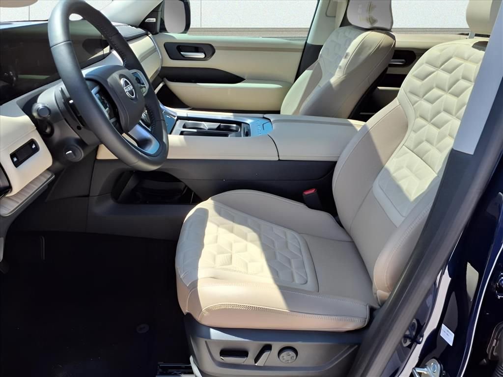 New 2025 Nissan Armada Platinum image 11