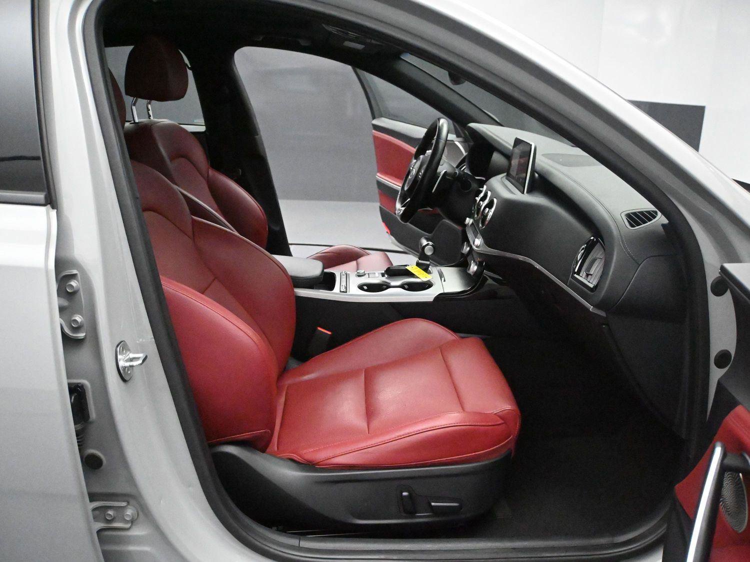 Used 2019 Kia Stinger GT1 image 18