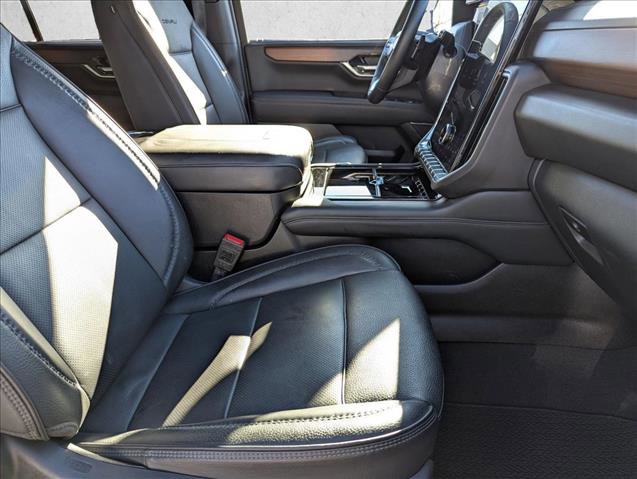 Used 2025 GMC Yukon Denali image 22