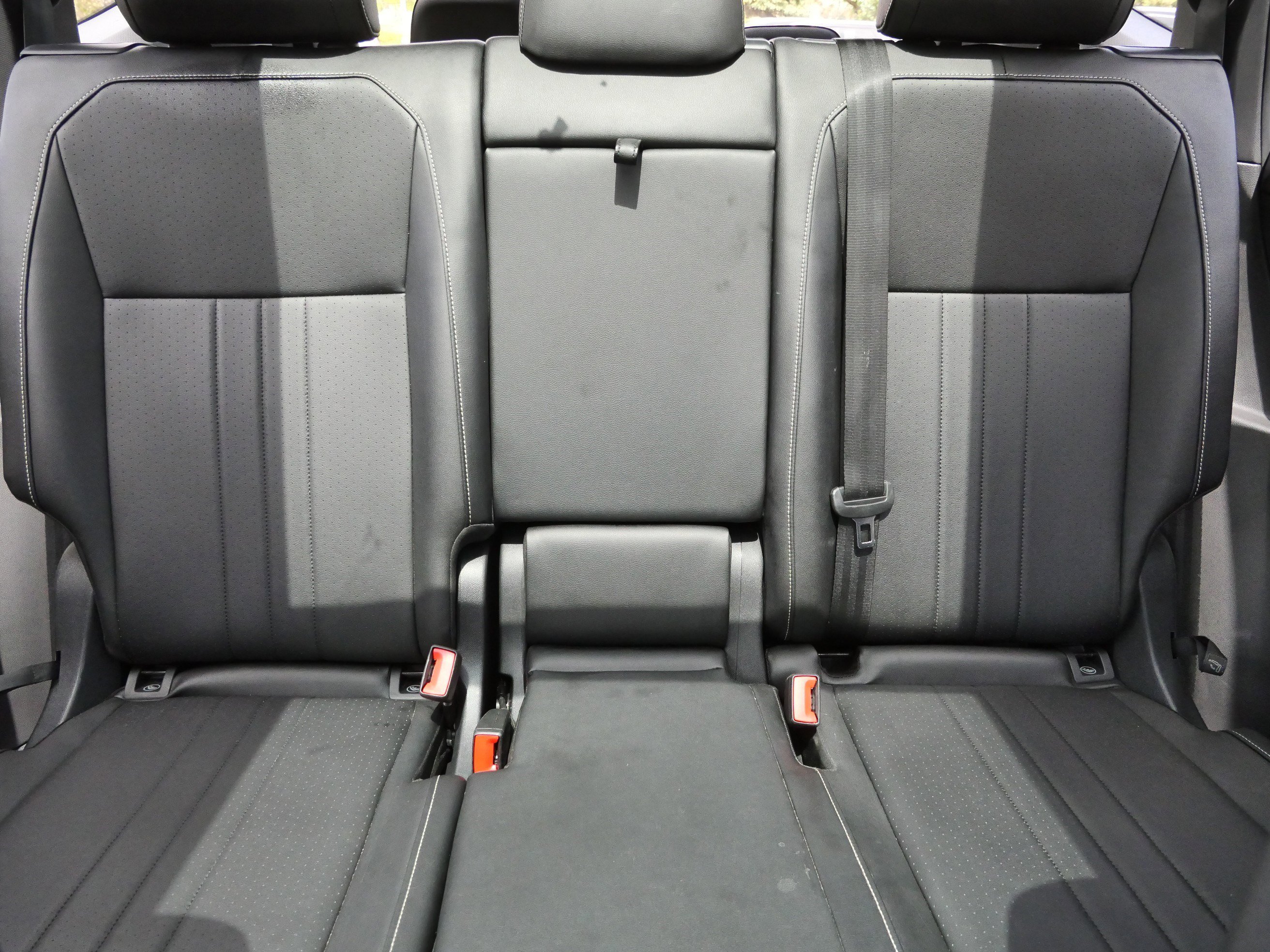 Used 2023 Volkswagen Tiguan SE R-Line FWD image 13