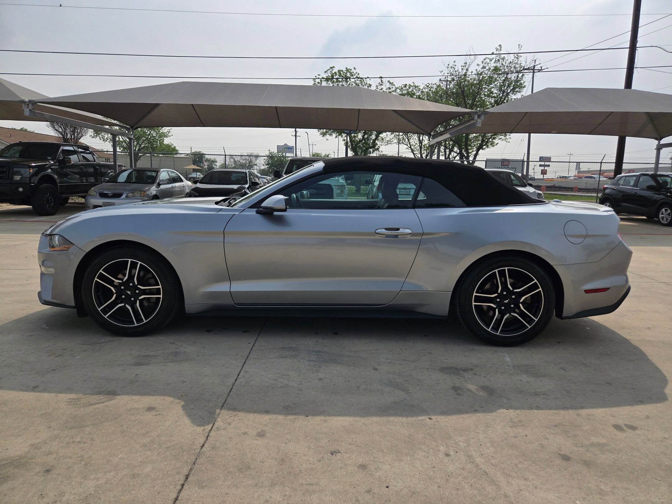 Used 2021 Ford Mustang Premium RWD image 4