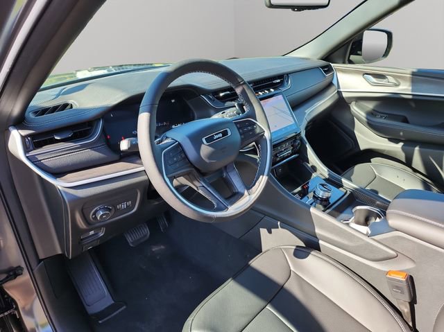 New 2025 Jeep Grand Cherokee Limited w/ Luxury Tech Group II image 25